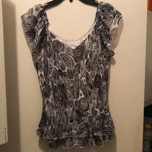 Dressbarn gathered material with ruffled type bottom